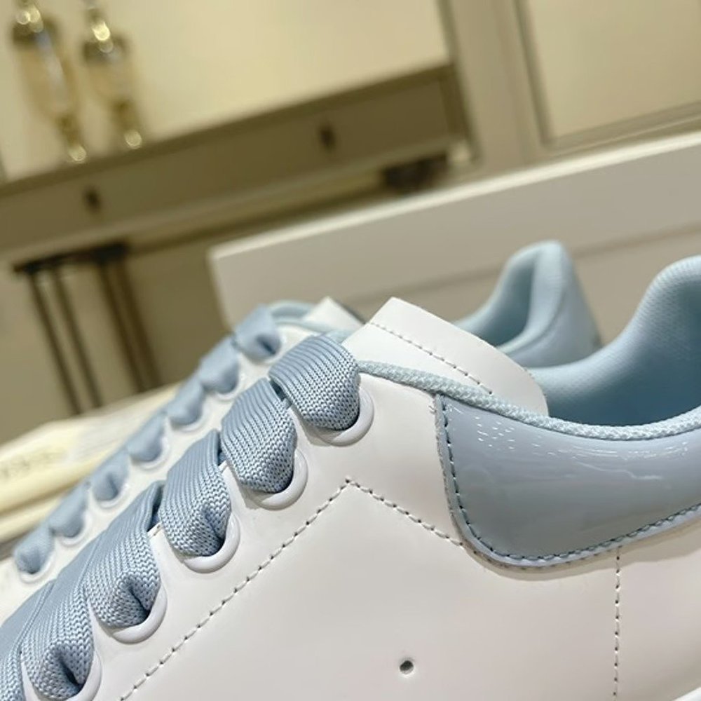 Women's sneakers - Picture 6 of 7